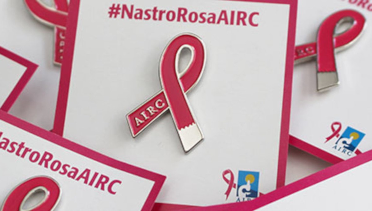 Tumore del seno, Campagna Nastro Rosa: farmacie al fianco di Airc nel mese della prevenzione