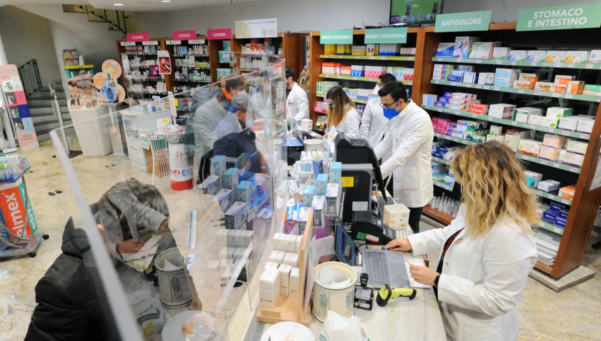 Rinnovo Ccnl dipendenti di farmacia, Federfarma disponibile a proseguire il confronto, i sindacati no