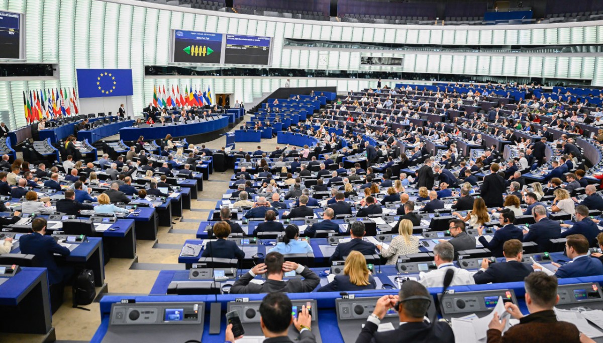 Medicinali essenziali: misure UE per aumentare la competitività e affrontare le carenze