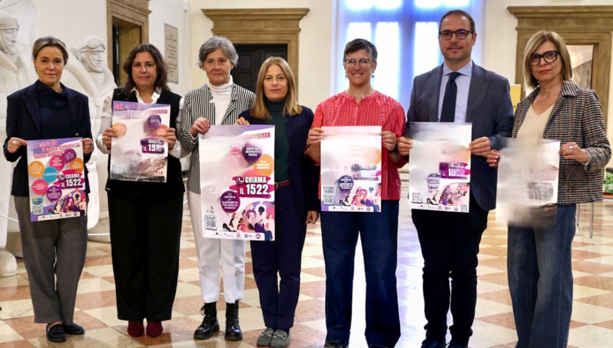 Contrasto alla violenza contro le donne, campagna di sensibilizzazione nelle farmacie di Ferrara