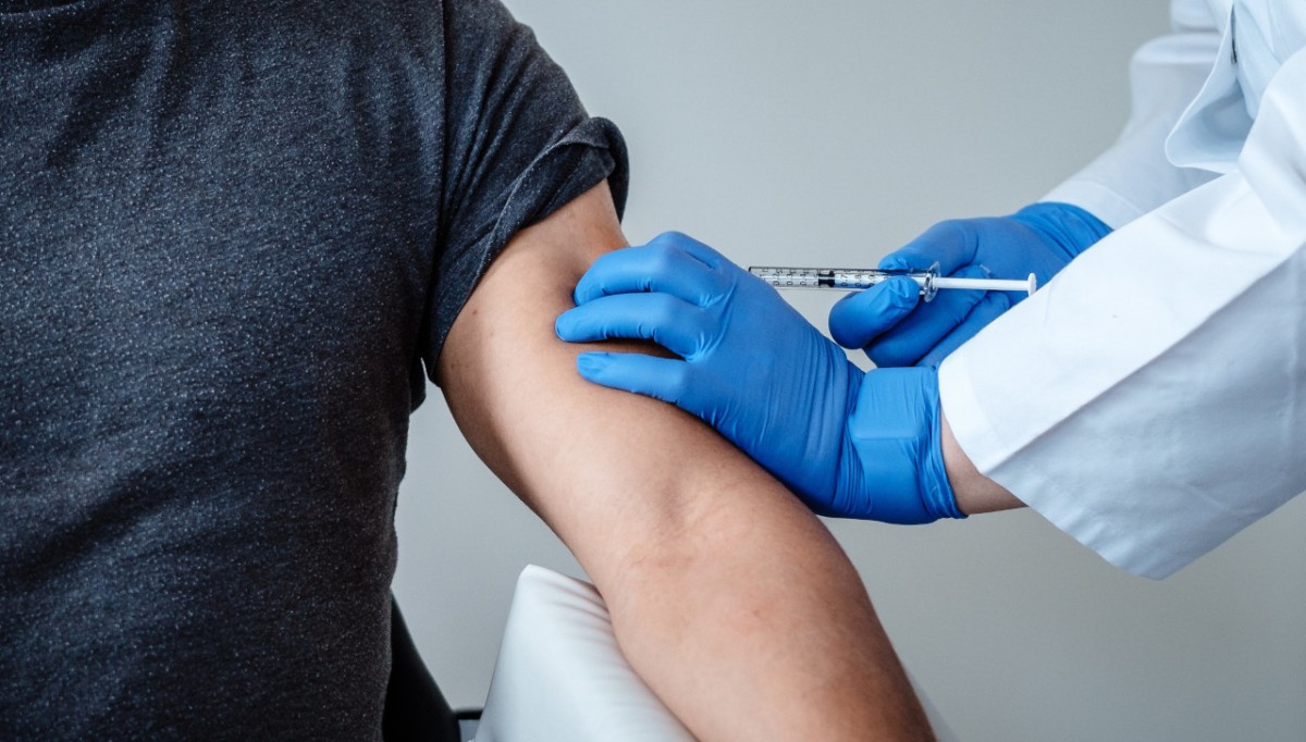 Vaccinazioni in farmacia, la Fip inserisce l’Italia tra i modelli internazionali di riferimento